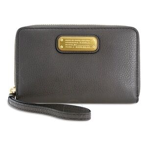Marc by Marc Jacobs Classic Q Core Wingman Wallet